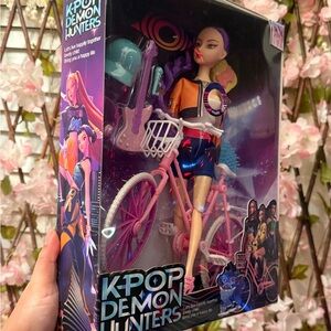 K-pop Demon Hunters Doll with Pink Bicycle